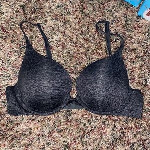 Like new, Victorias Secret grey bra. 32 B
